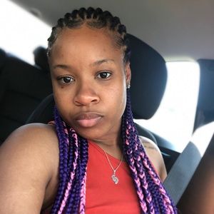 Meet your Posher, Dionne